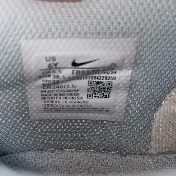 Nike Dunk Low size 6Y - Picture 5 of 6